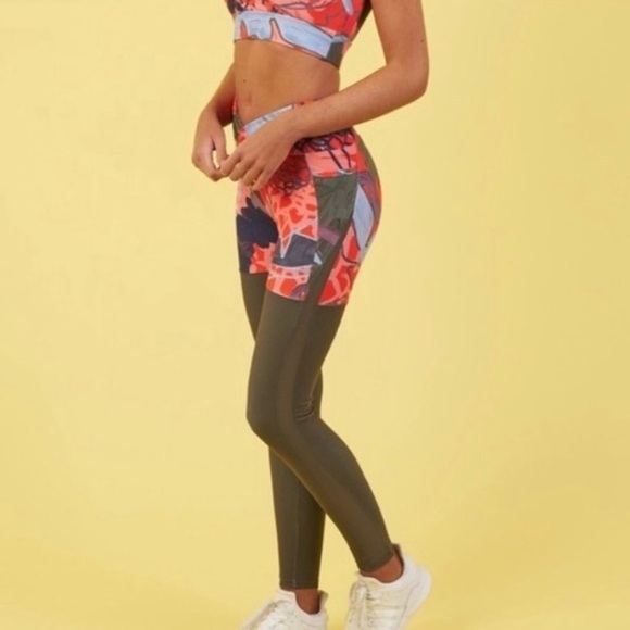 Limited Edition Nikki Blackketter Gymshark Olive Pineapple Leggings - Picture 2 of 7